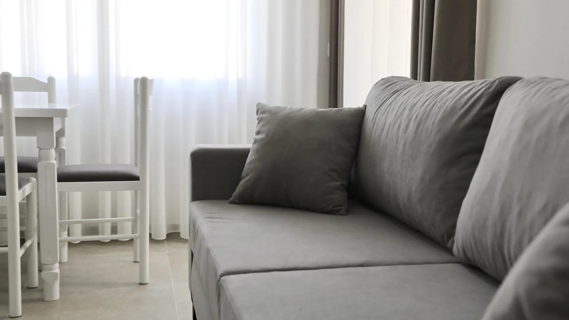Sol Apartments Golem Golem