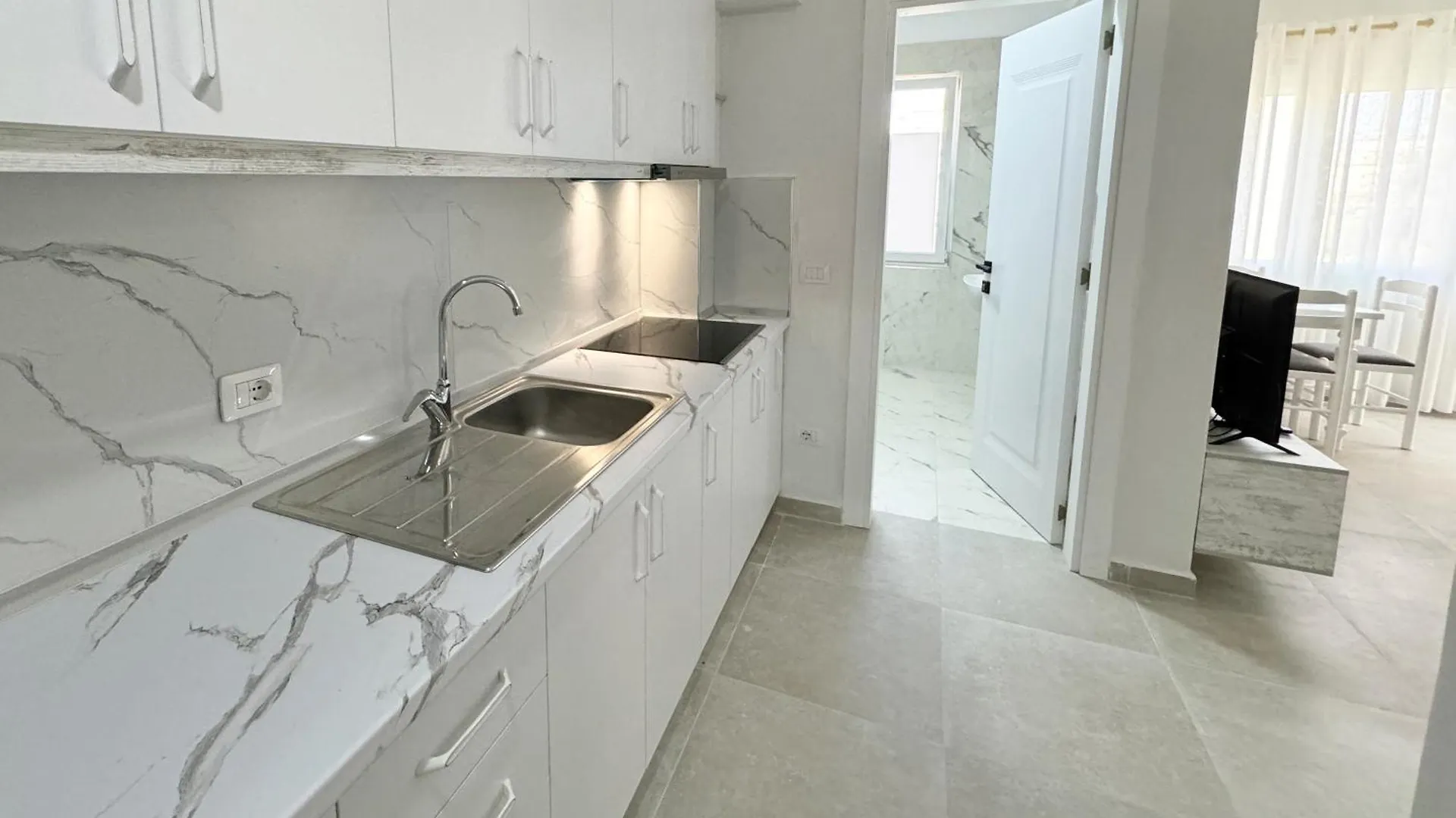 Sol Apartments Golem Golem