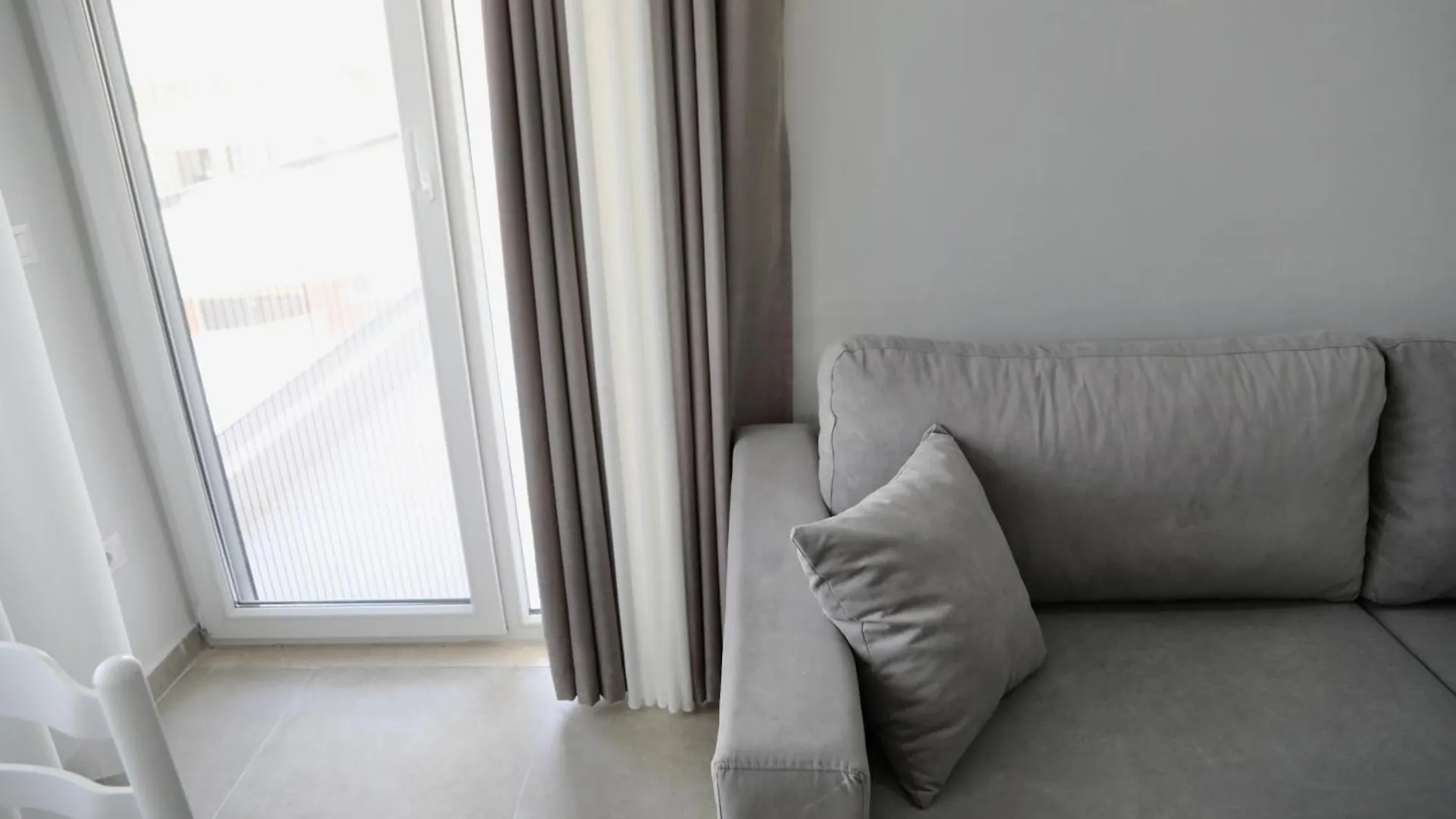 Sol Apartments Golem Golem