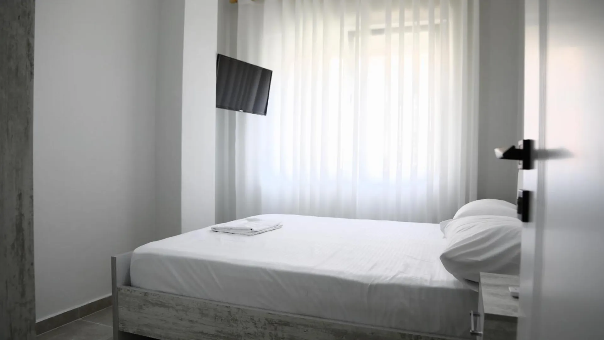 Sol Apartments Golem Golem